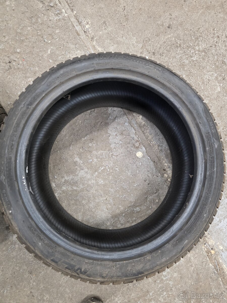 Prodám dvě zimní pneu Wanli 255/40/19 - 2