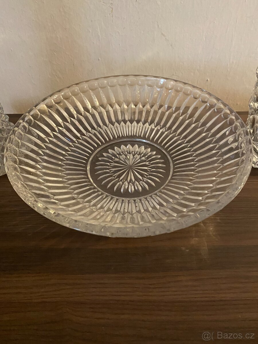 Skleněné vázy a skleněná mísa - 2