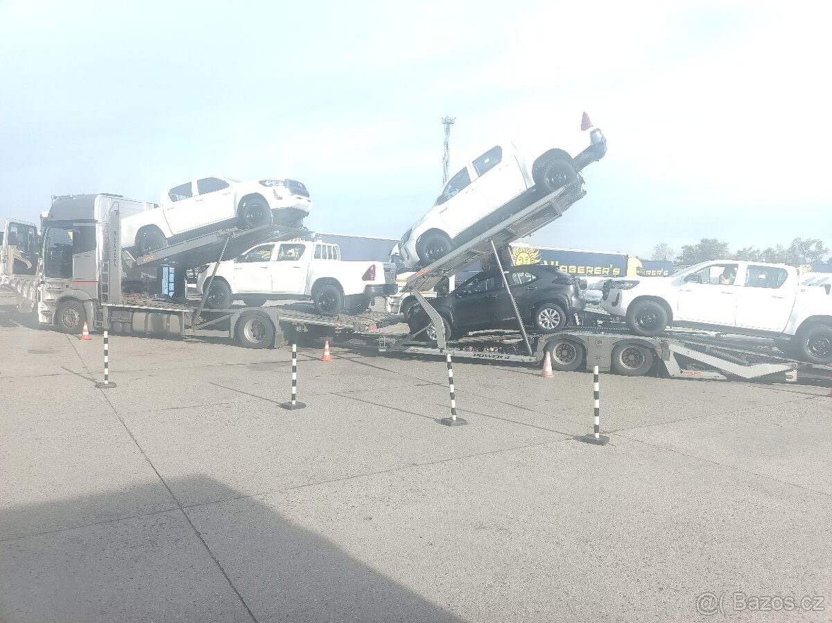 Řidič autopřepravníku Mercedes-benz - 2