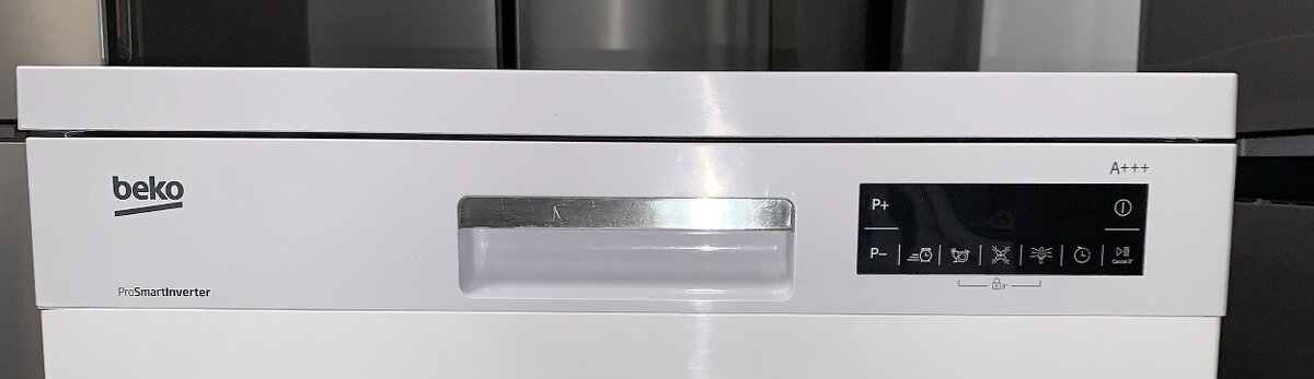 Myčka BEKO DFN39431W - 2