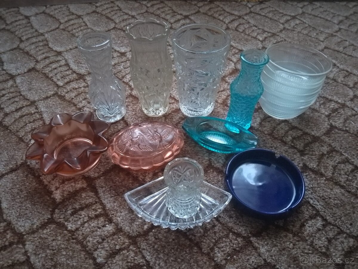 Popelníky a vázy - 2