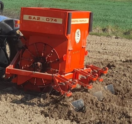 Prodám sazeč brambor - 2