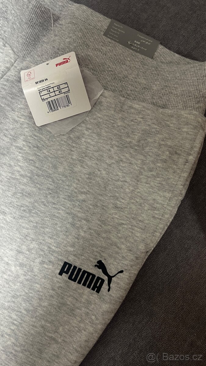 Šedé tepláky Puma - 2