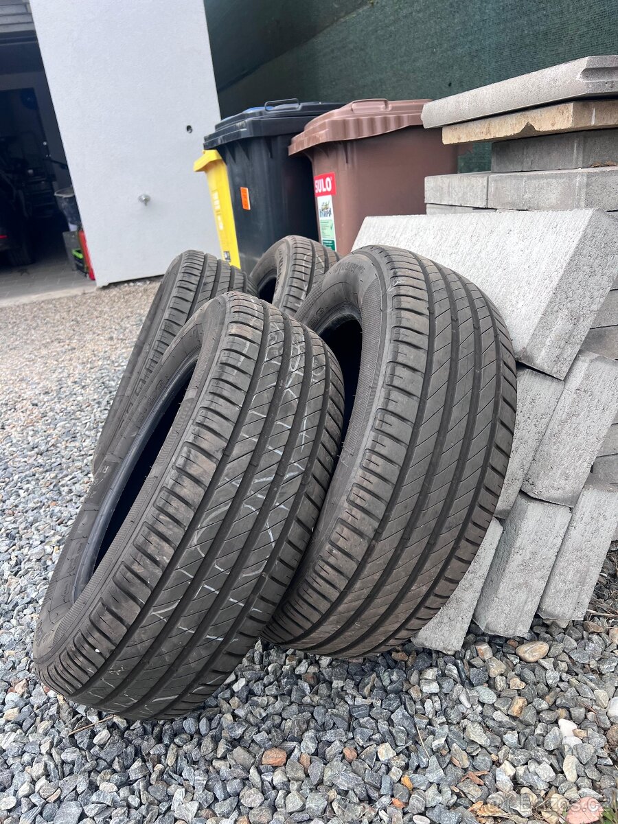 Prodam pneu 215/60 R 16 - 2