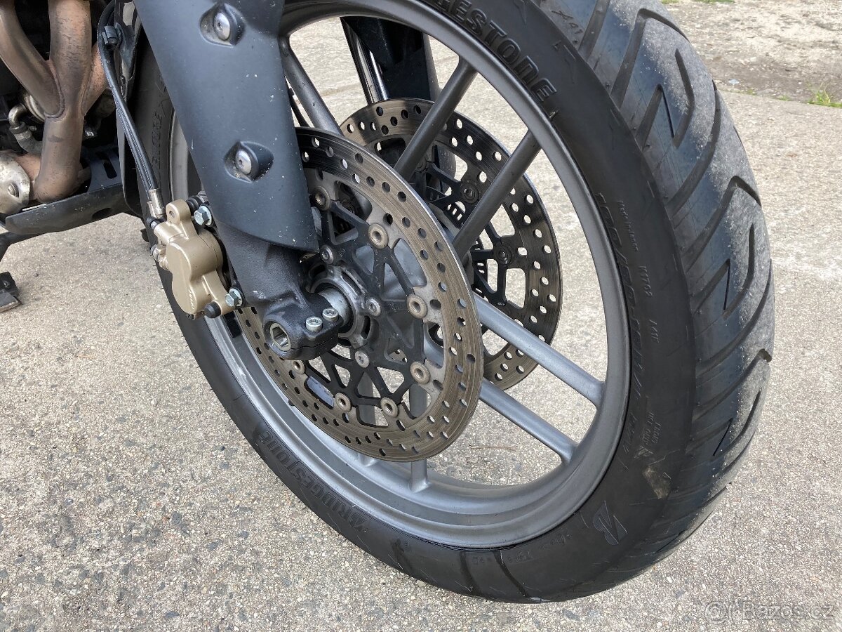 Triumph Tiger 800 ABS,Servisní knížka,první majitel