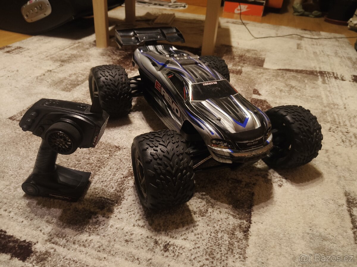 traxxas e revo 1:8 + 2x 7800mah 2s baterie - 2