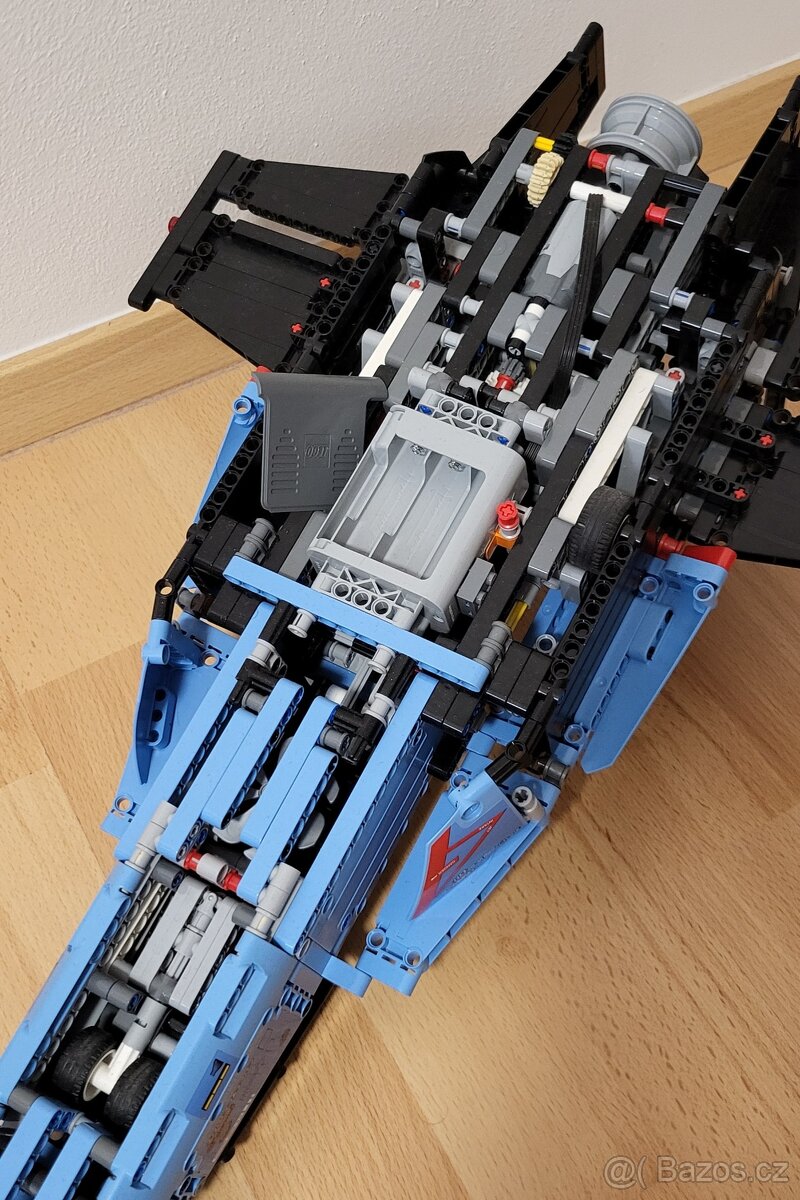 LEGO® Technic 42066 Závodní stíhačka - 2