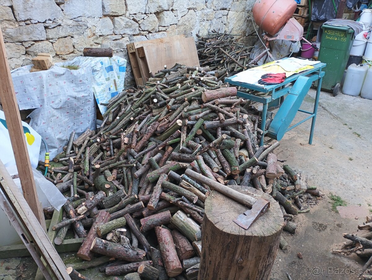 hledám staré palety a střešní latě na otop - 2