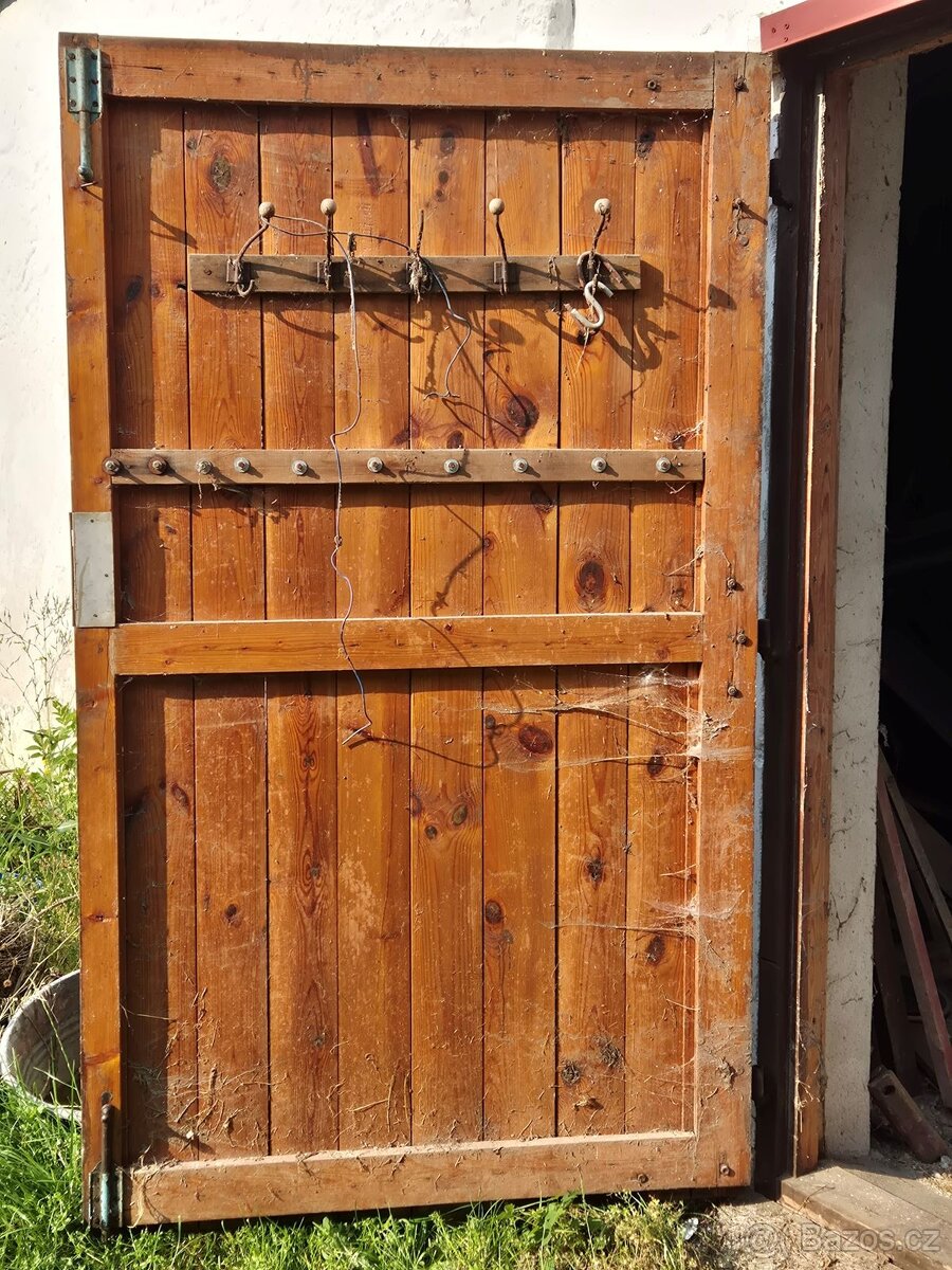 Dvoukřídlá garážová vrata - 2