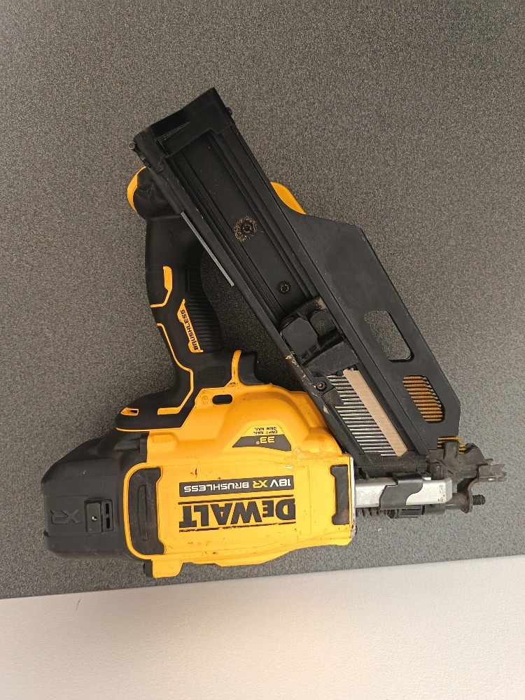 Dewalt DCN45RN + Záruka 8/2027 hřebíkovací pistol - 2