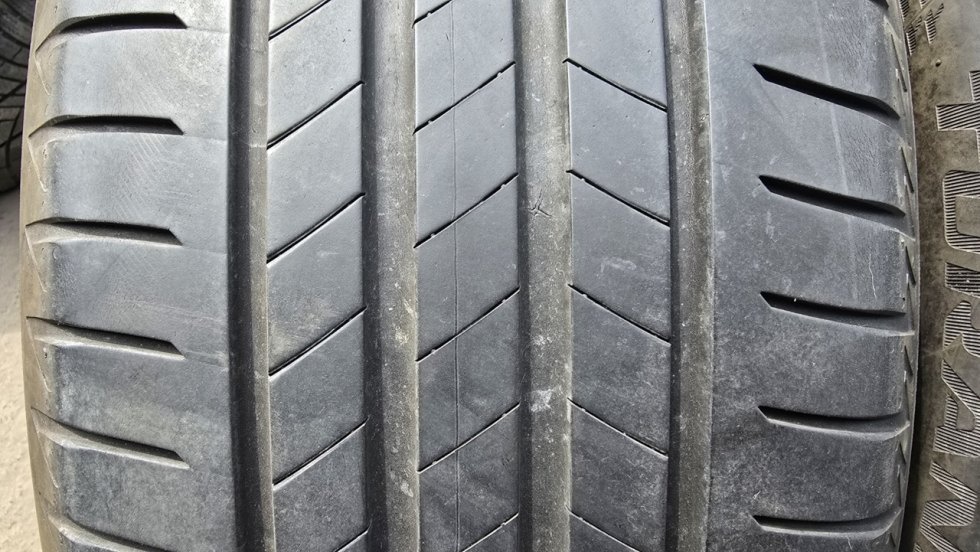 Letní pneu 225/55/17 Bridgestone - 2