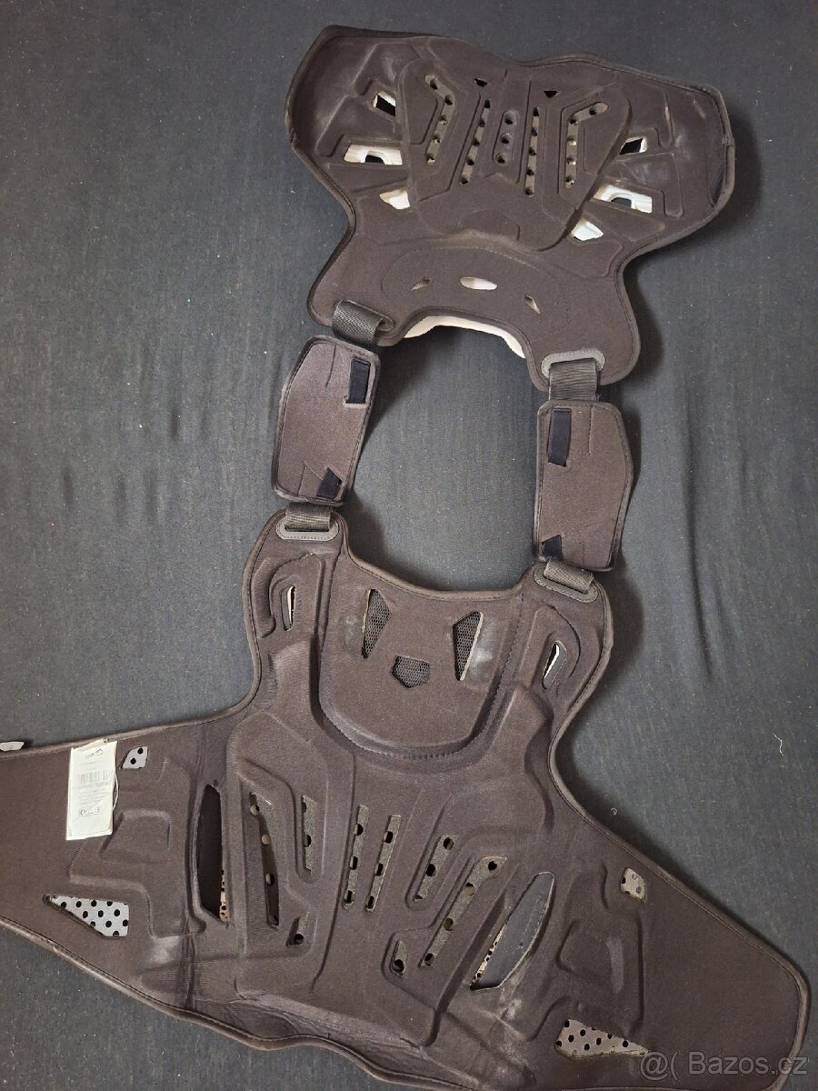 Leatt 4.5 hrudní chránič - 2