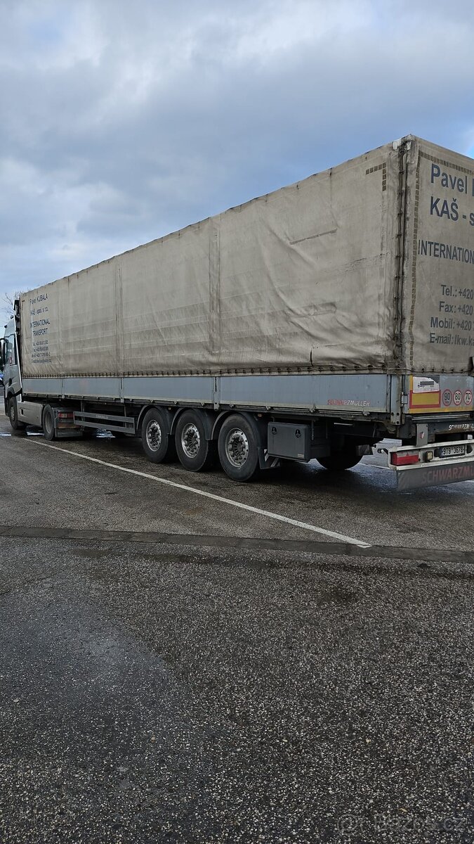 Tahač Renault T440 + návěs Schwarzmuller - 2