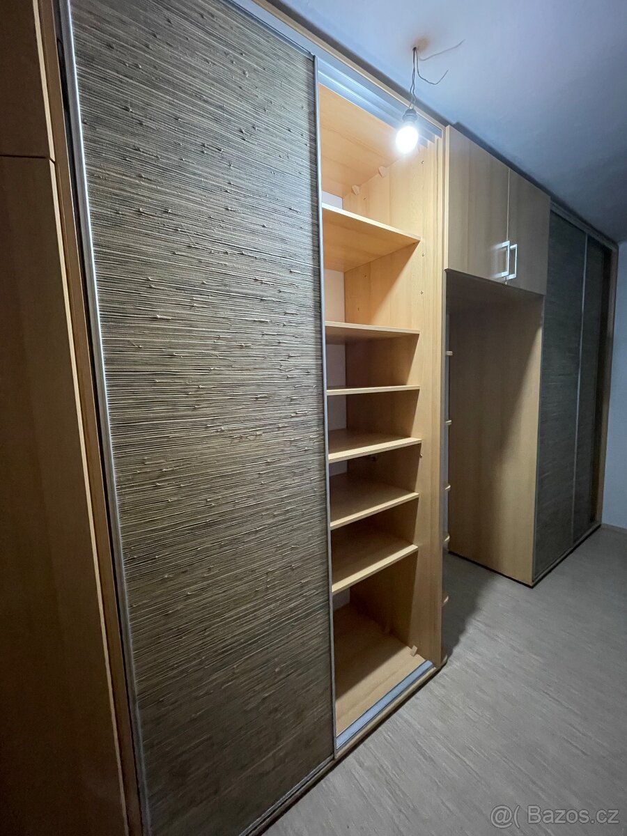 Velká skříň, 4 části - 2