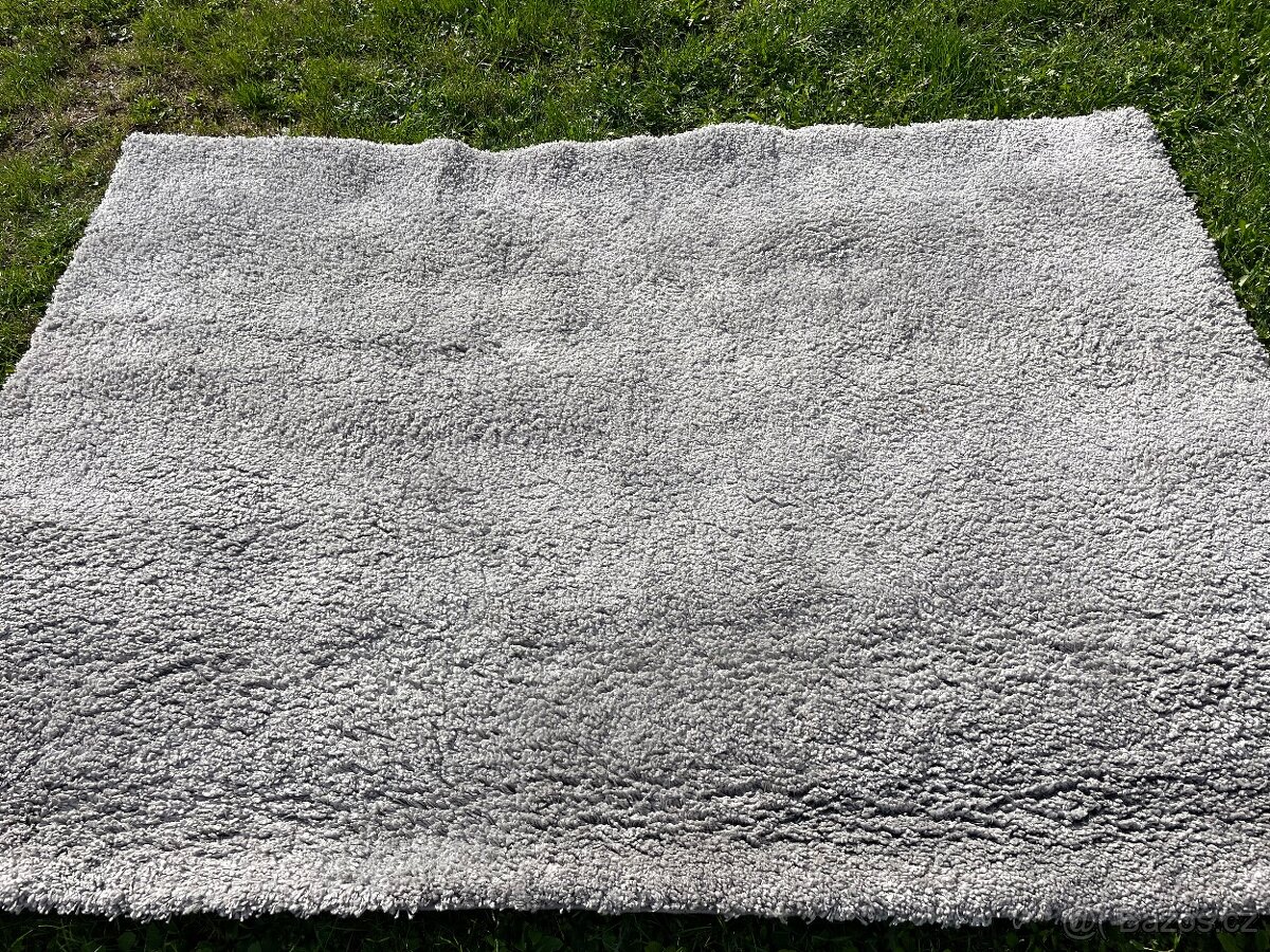 Krasny nový teplý koberec - 2