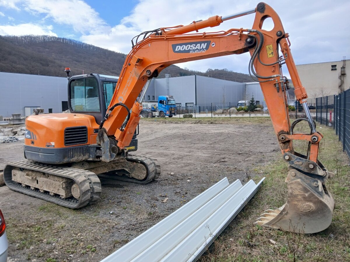 DOOSAN DX85R-3, pásové rypadlo - 2
