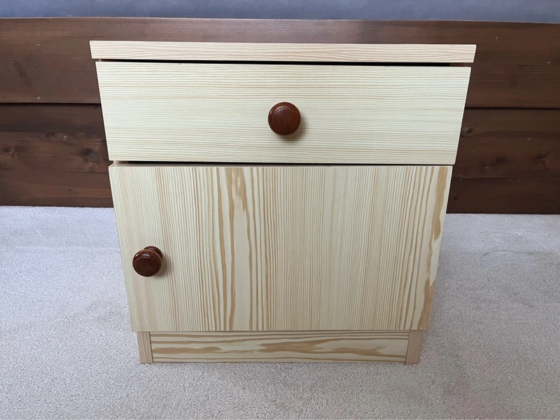 Noční stolek - 2