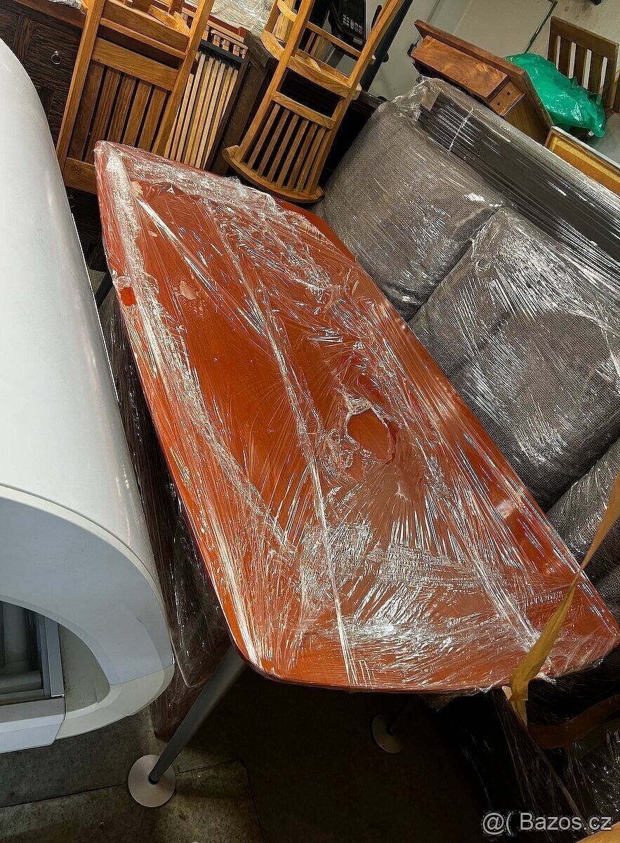 Konferencní/jídelní stůl - 2