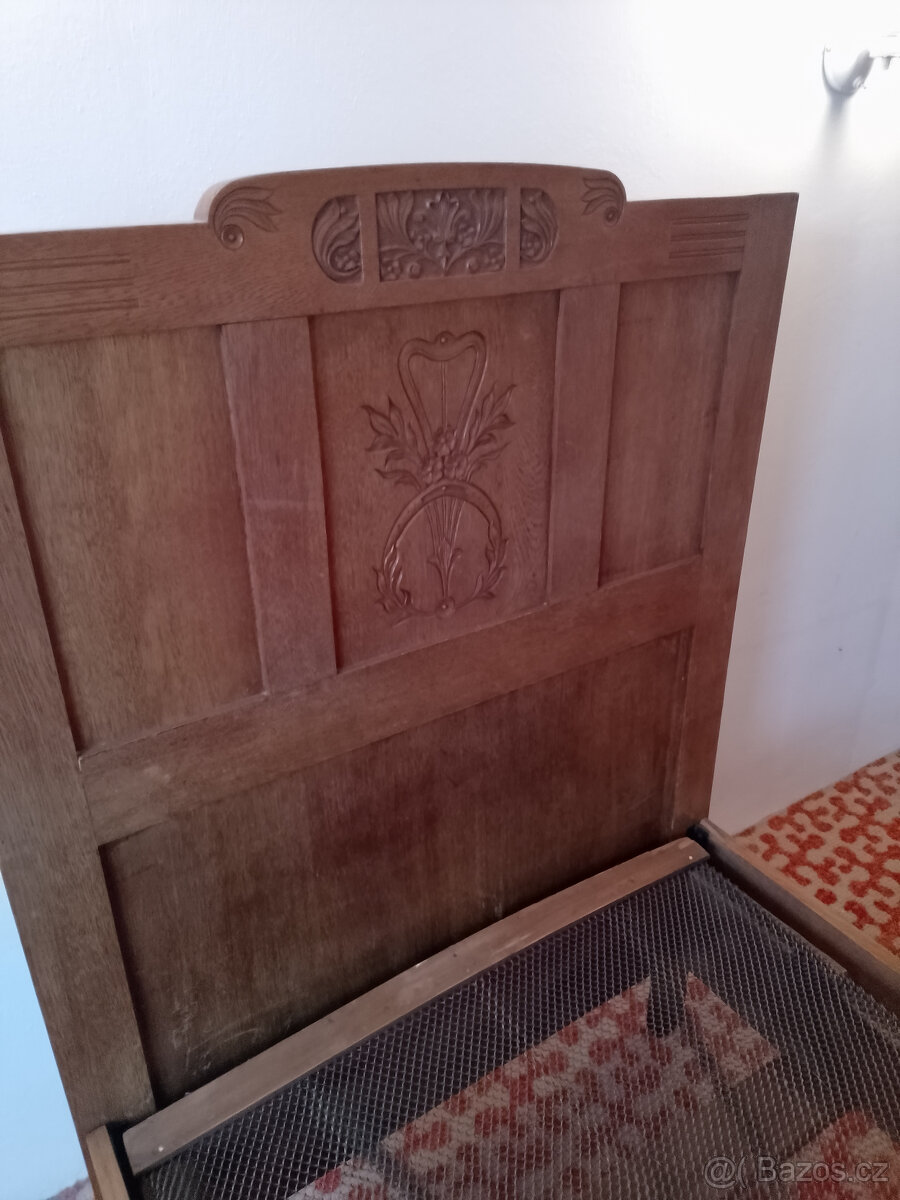 Starožitný nábytek - 2