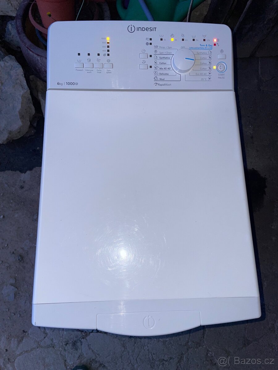 Pračka Indesit - 2