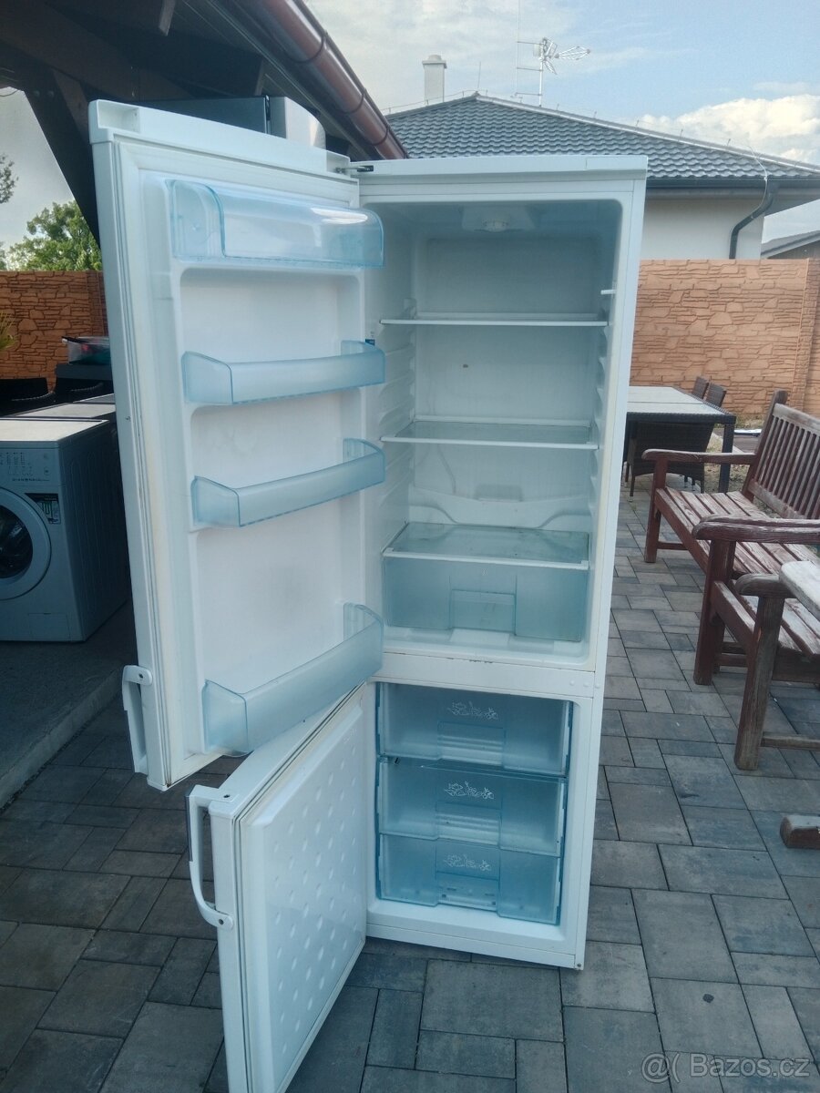Lednice s mrazakem Beko - 2