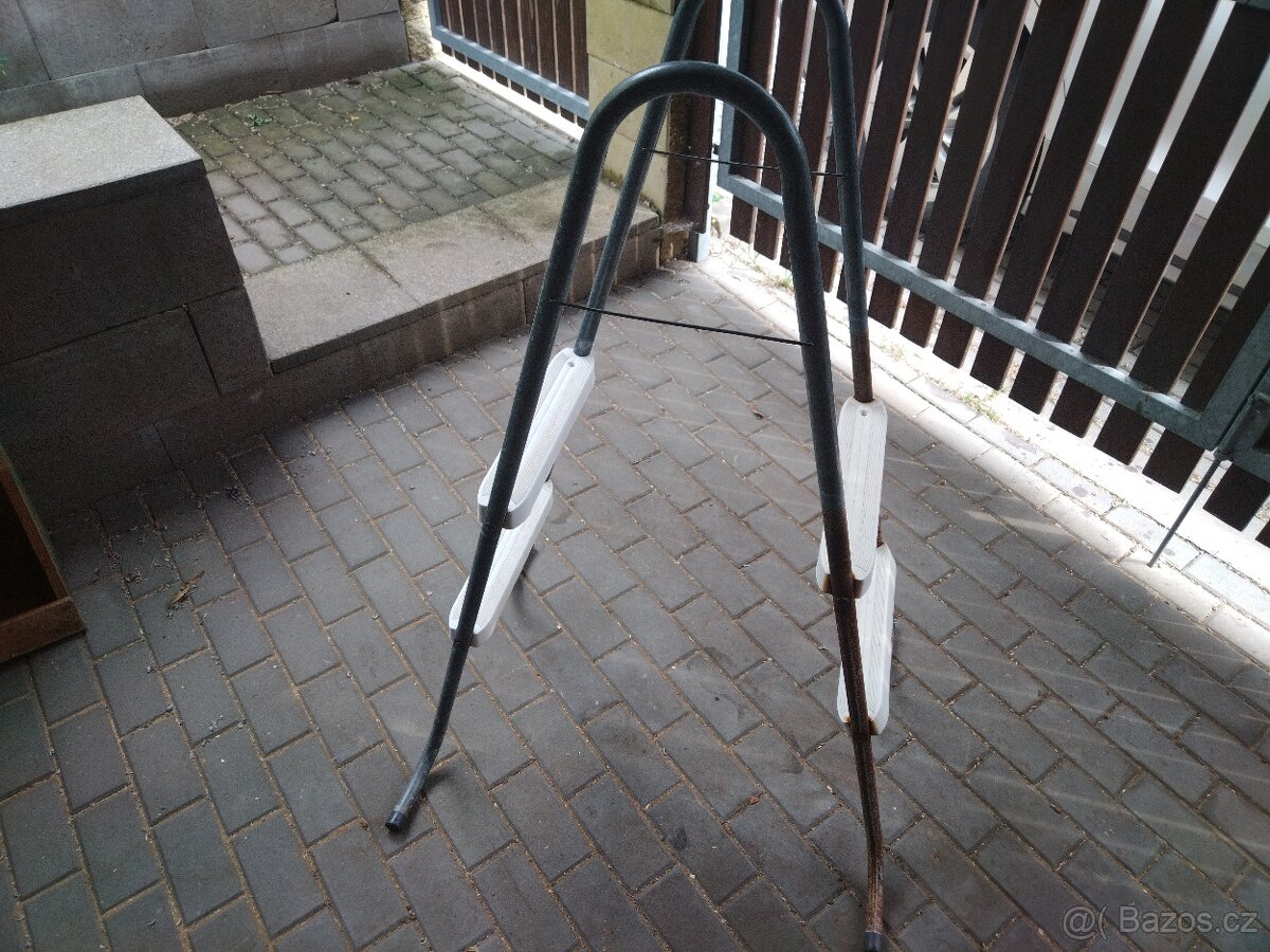 Schůdky k bazénu zdarma - 2