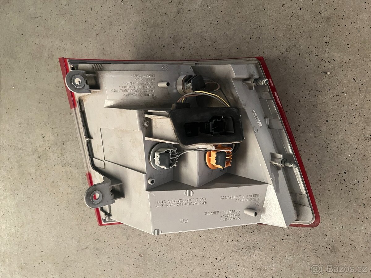 Škoda Octavia III combi Zadní LED světlo original PRAVÉ - 2