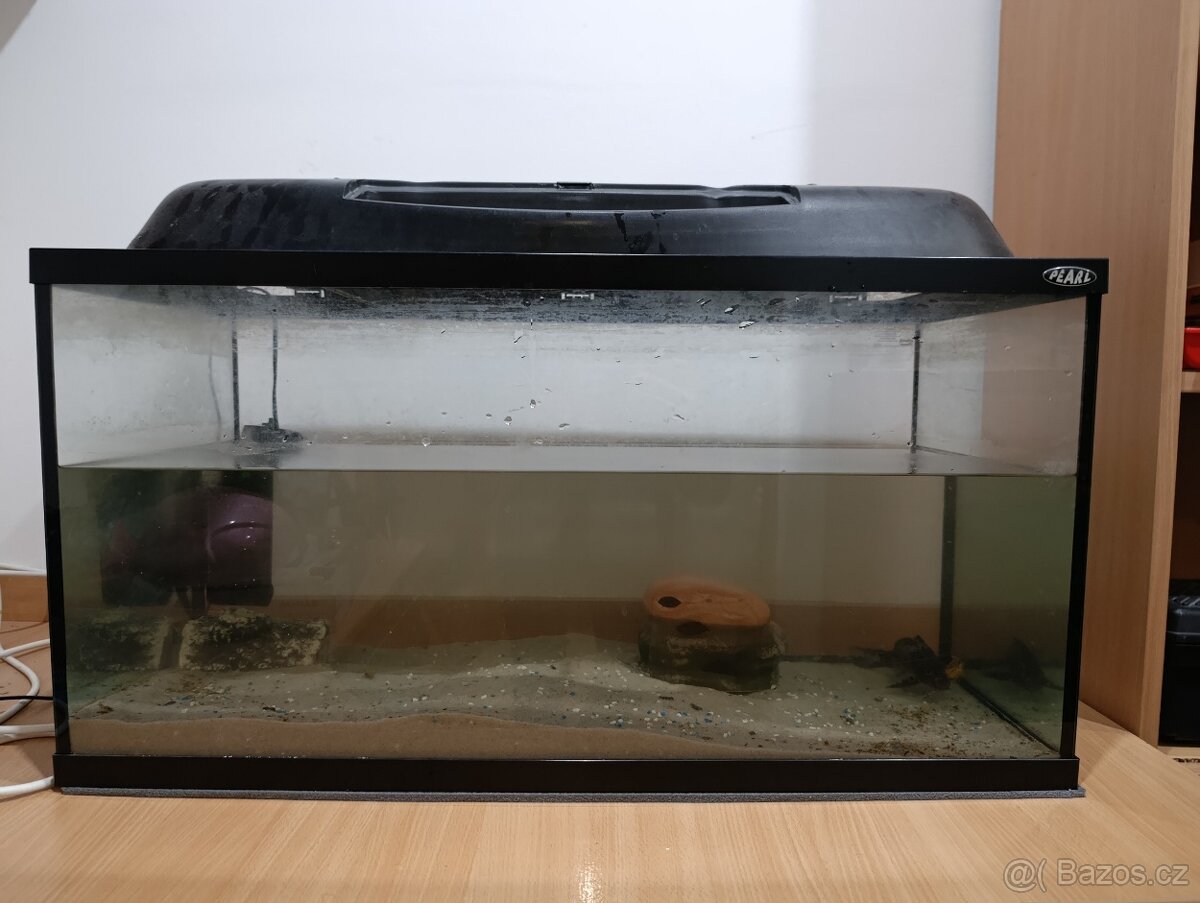 Nabízím 3 akvária + prislusenstvi - 2