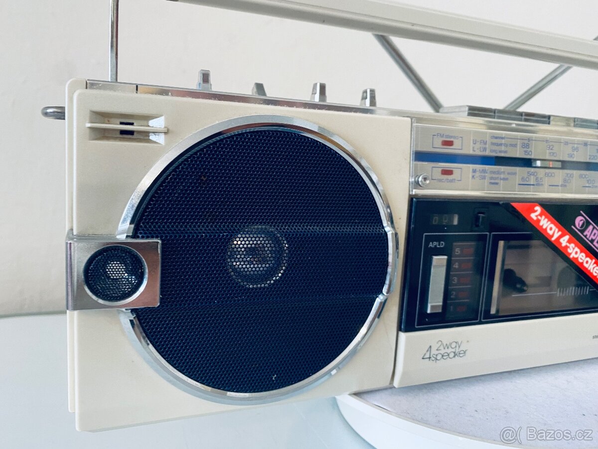 Radiomagnetofon Sharp GF-7, rok 1984 - 2