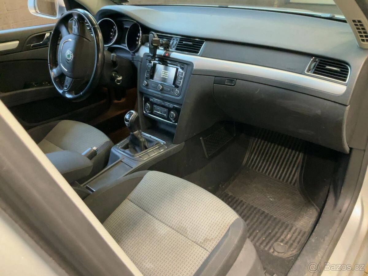 ŠKODA SUPERB II 2.0TDI 103KW r.5/2012 213 tkm TOP STAV - 2