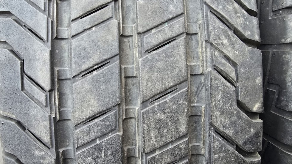 Letní pneu 225/75/16c Continental - 2