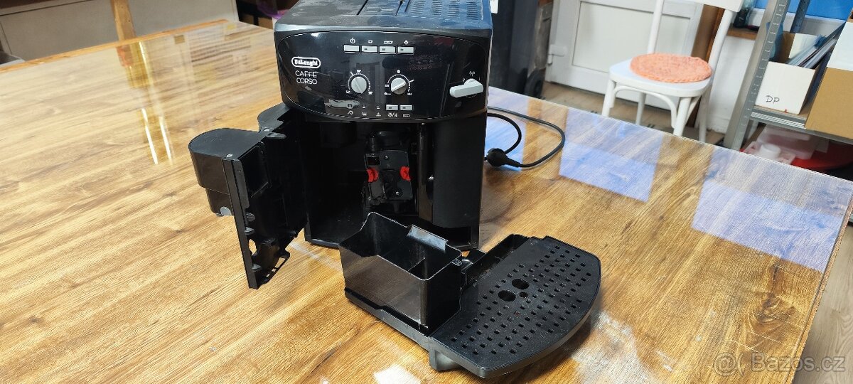 Automatický kávovar DeLonghi caffe Corso - 2