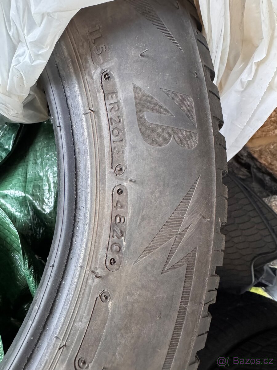 Zimní pneu Blizzak LM005 215/60/R17 - 2