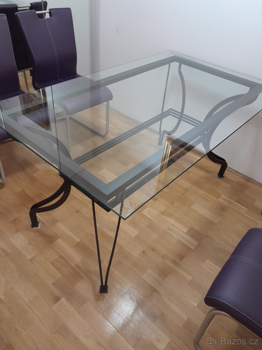 Jídelní stůl kovový - 2