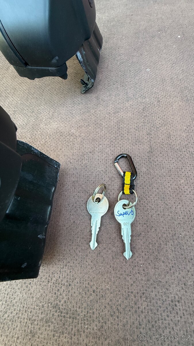 Prodám originál Škoda střešní nosiče na Škoda Superb B8 limo - 2