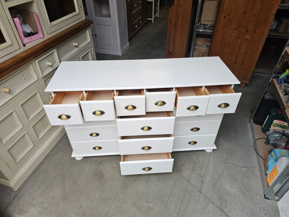 DŘEVĚNÁ KOMODA.... - 2