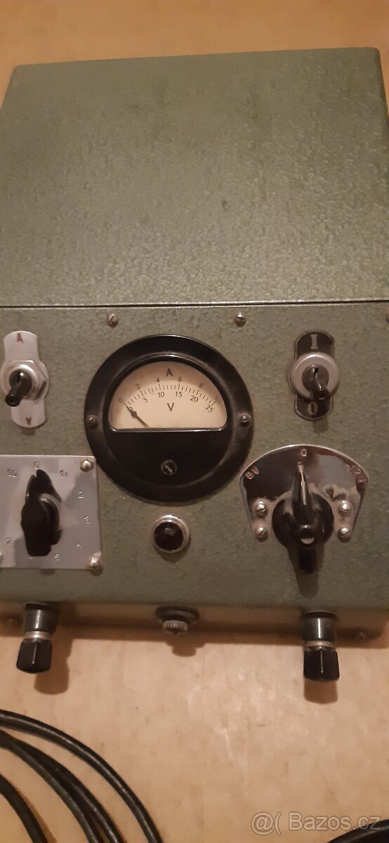 Nabíječka autobaterií. - 2