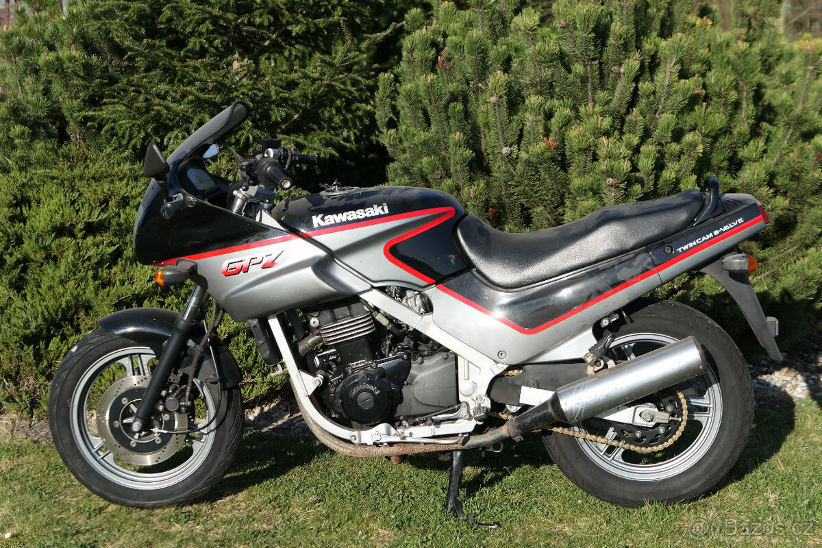 Kawasaki GPZ 500 S - 2