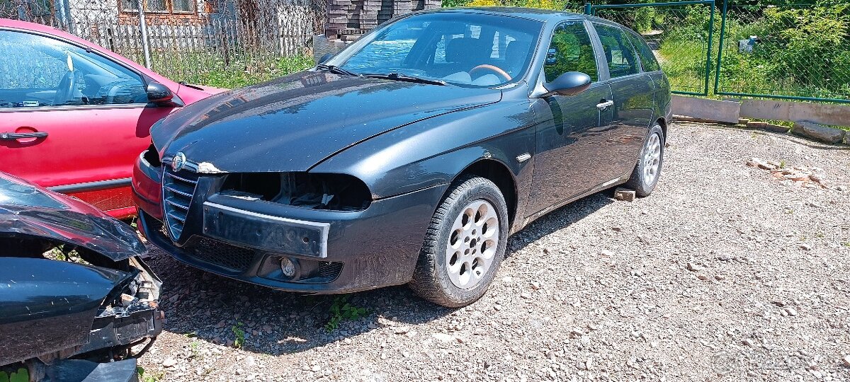 Prodám Alfa Romeo 156 2.4 20v na díly - 2