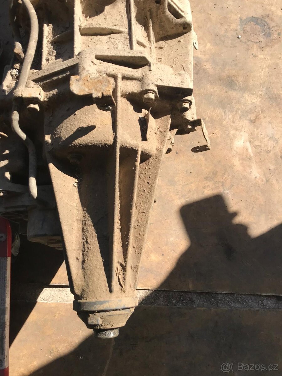 Nissan pathfinder - 2