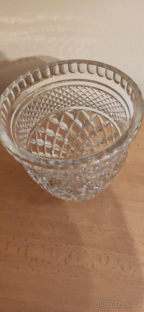 Váza broušená - 2