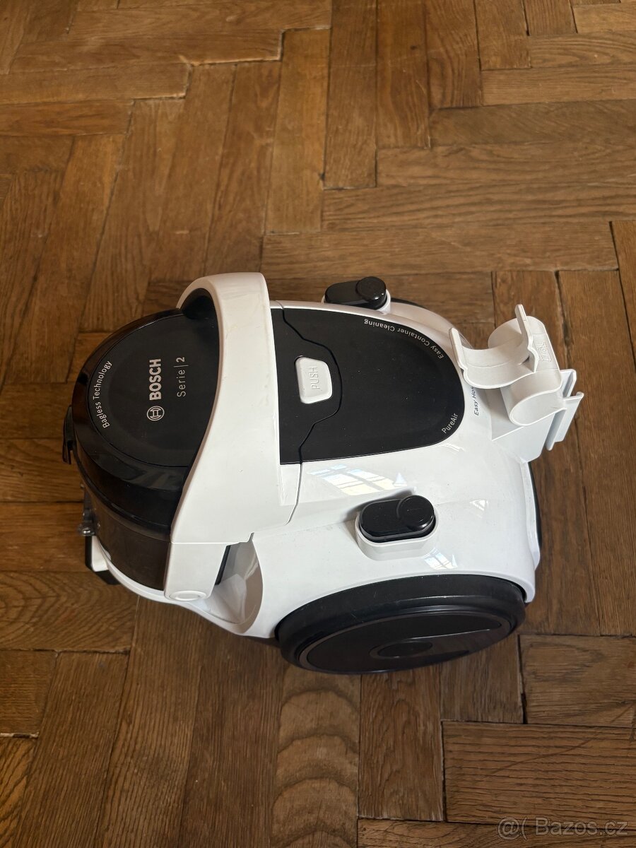 BOSCH SERIE 2 vysavač - 2