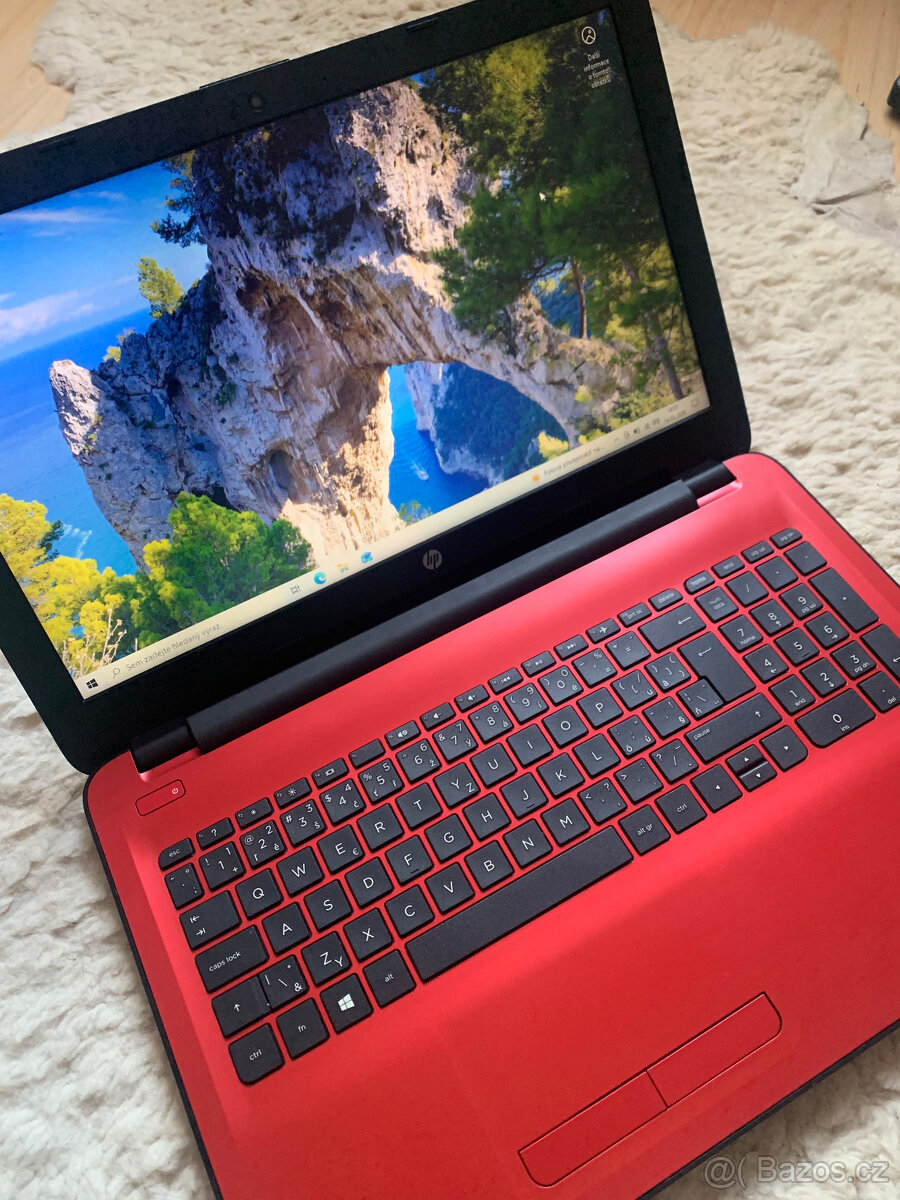Notebook HP 15 - 4x jádro - 8GB RAM - NÁDHERNÝ NOTEBOOK - 2