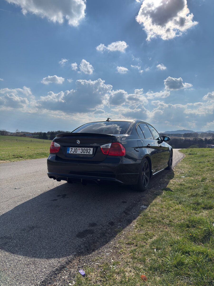 BMW E90 330i - 2