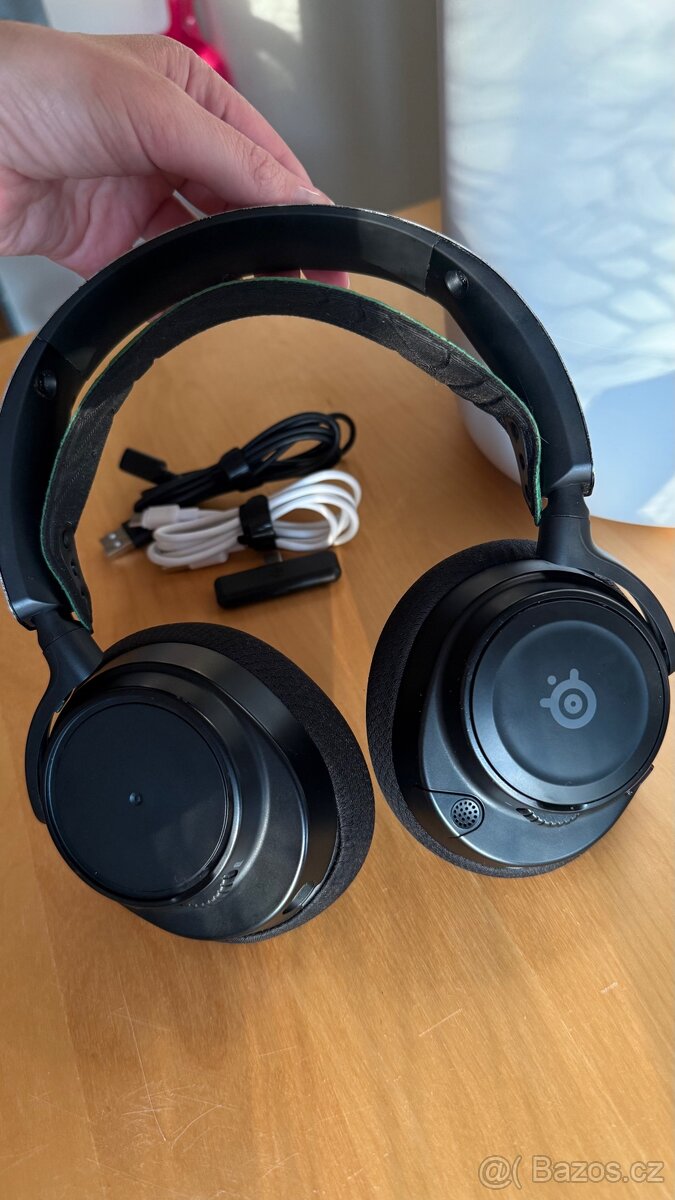 sluchátka SteelSeries Arctis Nova 7X (Xbox/PS/PC) - 2