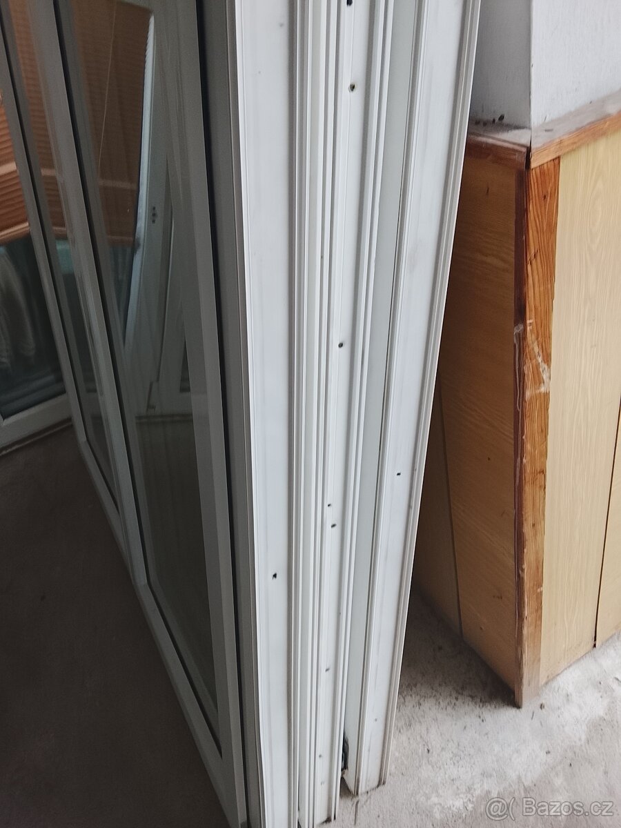 3 okna 150 x 156 cm, doprava - 2