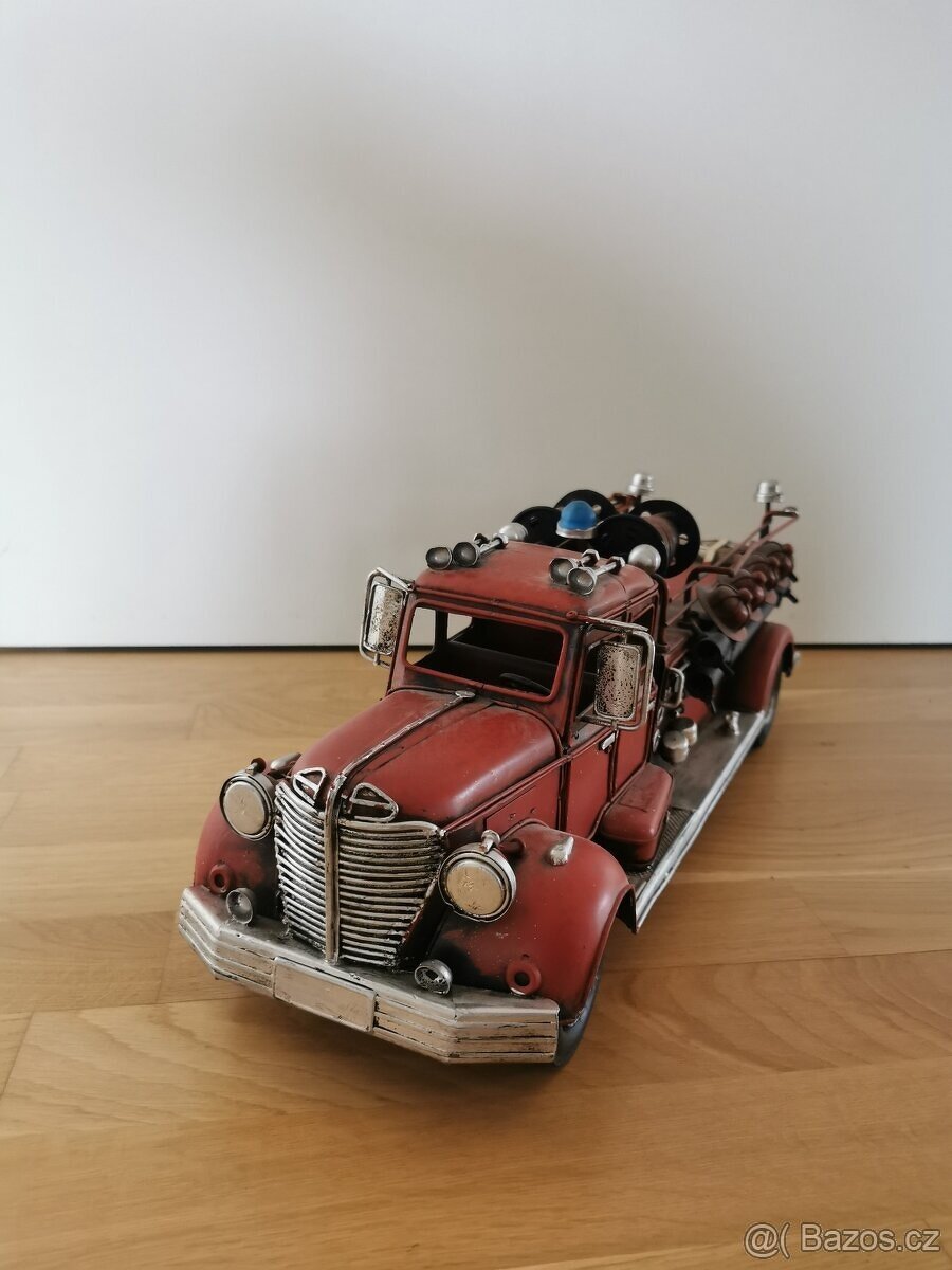 Kovové hasičské auto - 2