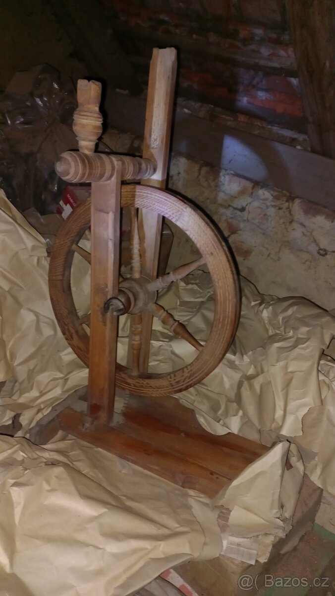 Dřevěný kolovrat - 2