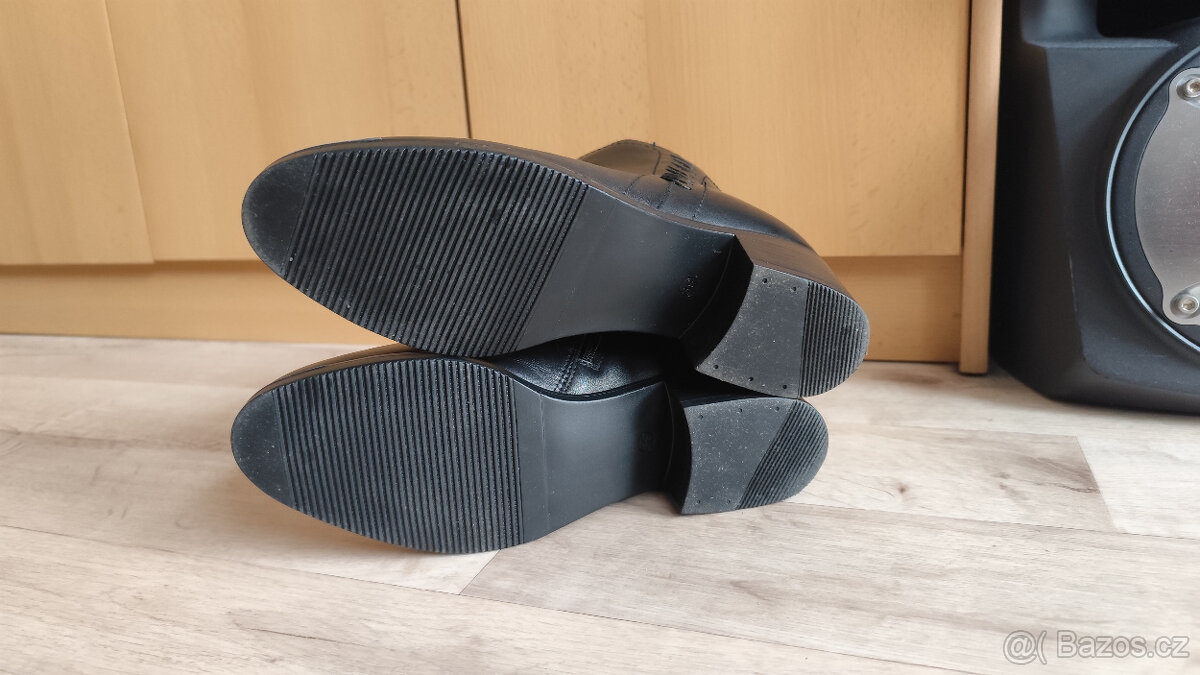 Nové dámské zimní kožené kozačky v.39 - 2