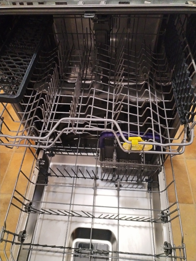 Vestavěná myčka Beko šířka 60cm funkční - 2